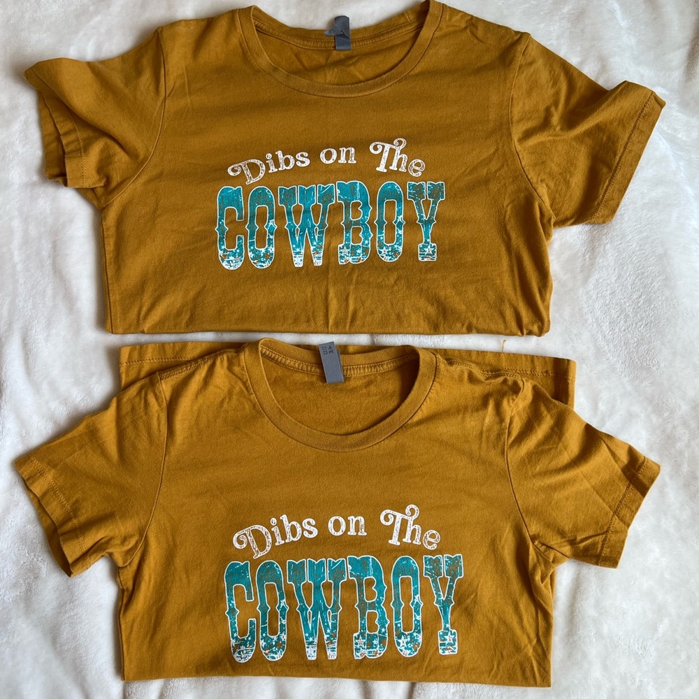 Lady’s Country Tee! Size small and large
